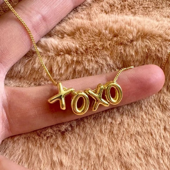 Gold XOXO Bubble Letter Necklace - Picture 1 of 1